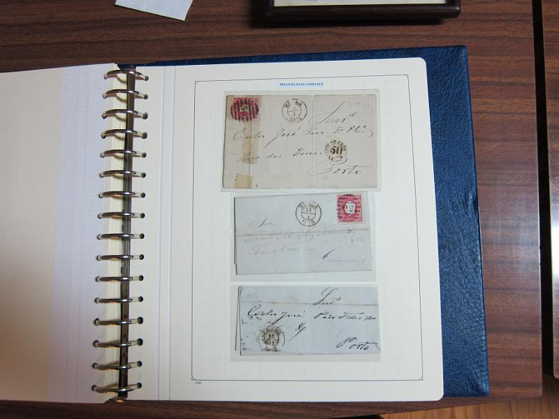 0019 (38).JPG -     Lote:    19      Marcofilia      Lotes Especiais       Descrição:         Portugal. Colecção especializada de carimbos de duplo círculo, tipo 1852, montada em 4 álbuns Lindner, com selos de diversas emissões e cartas, com estudo minucioso de cada marca. Lote a ver.         Lote       Valor Base:     &euro; 2.500,00     Valor Venda:     Retirado     